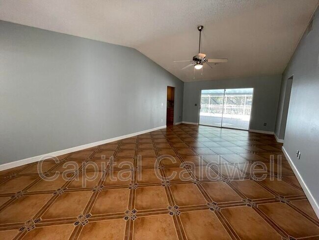 Building Photo - 12813 Starling Dr