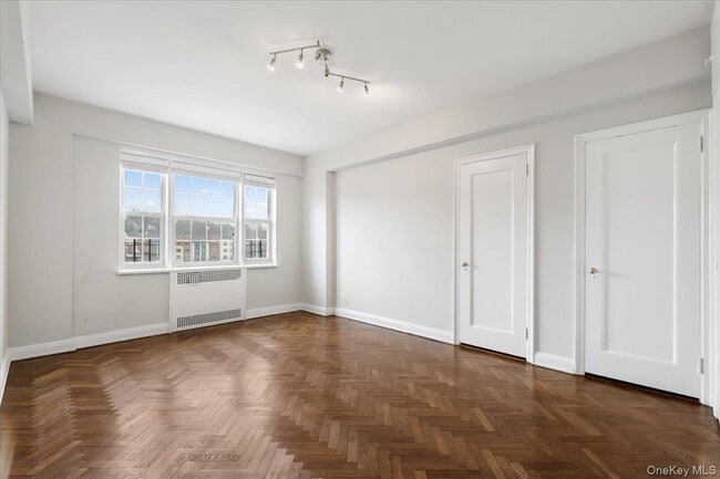 Building Photo - 45 Popham Rd