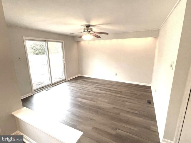 Building Photo - 1717 Red Oak Rd