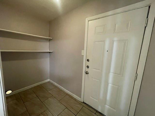 Building Photo - 2232 Shady Brook Dr