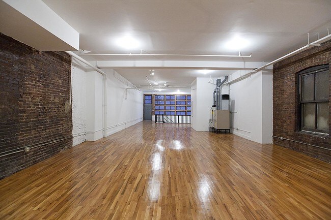 Building Photo - 318 Grand Street
