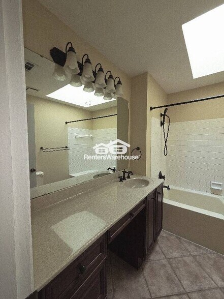 Building Photo - 11513 Pineberry Dr