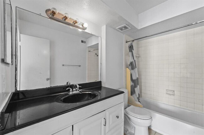 Building Photo - 6606 De Moss Dr