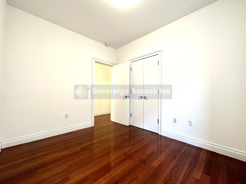 Building Photo - 607 W 137th St