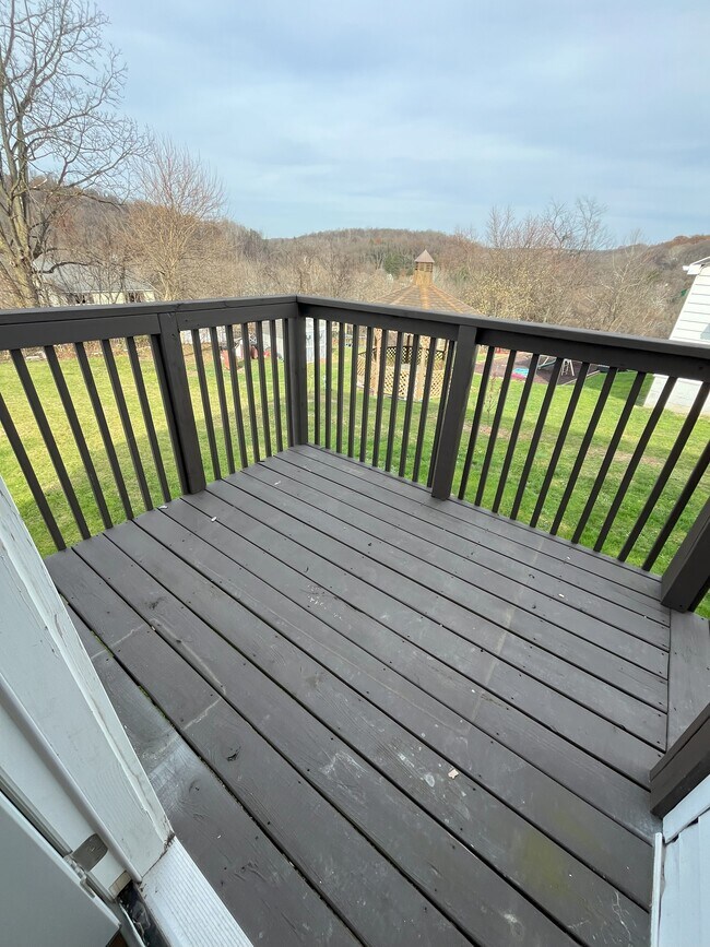 Building Photo - 115 June St