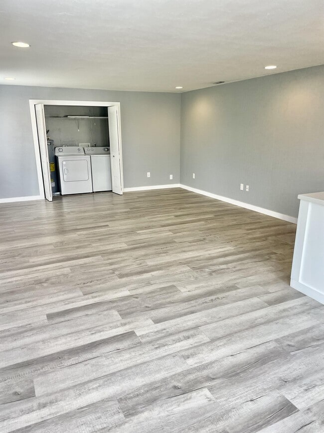 Building Photo - 11361 Kimble Dr
