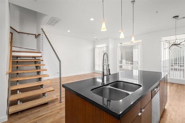 Building Photo - 5712 Winsome Ln