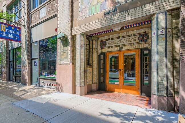 Building Photo - 720 S Dearborn St