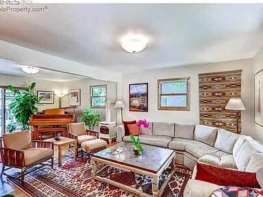 Building Photo - 1872 Del Rosa Ct
