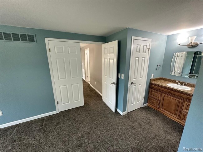 Building Photo - 20828 W Glen Haven Cir
