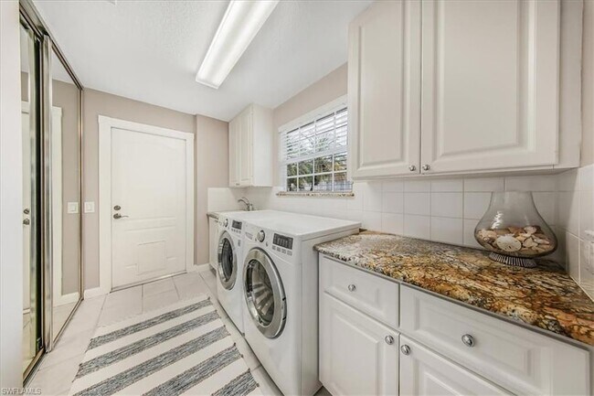 Building Photo - 4585 Pasadena Ct