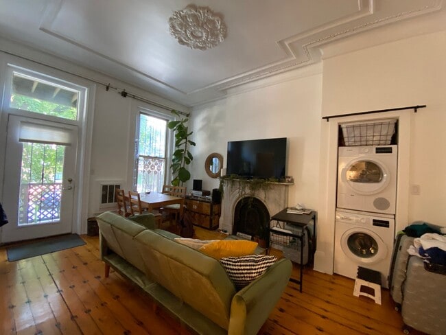 Building Photo - Charming 1 bed in Historic South End Brown...