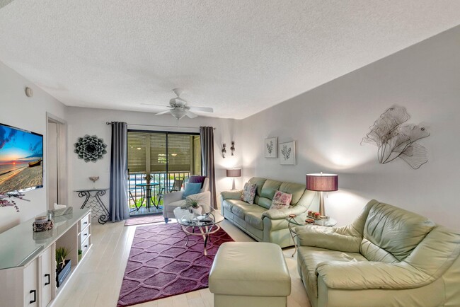 Building Photo - 7202 Golf Colony Ct