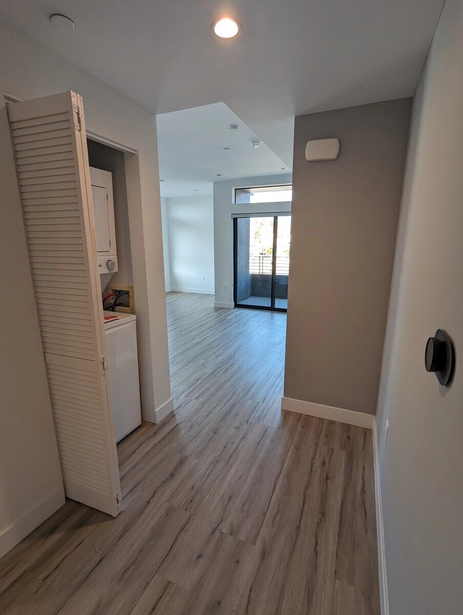 Building Photo - 338 Mariposa Ave