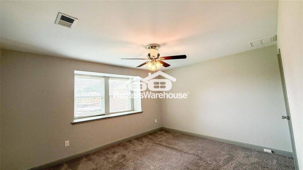 Building Photo - 2226 Triway Ln