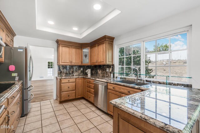 Building Photo - 327 Bethany St