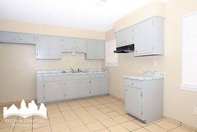 Building Photo - 5387 Cornstalk Cove