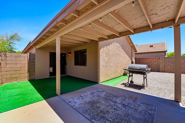 Building Photo - Live in Rancho El Dorado | Spacious 3 Bed Near Golf & Parks