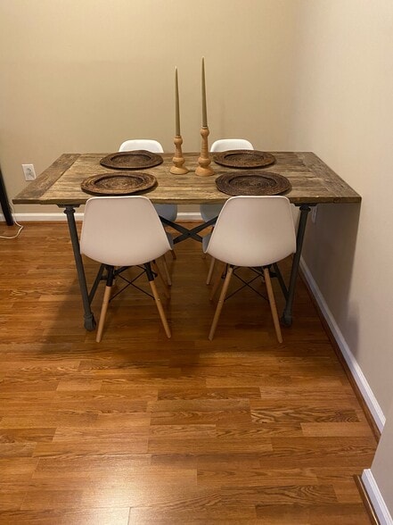 Building Photo - 1117 University Ave