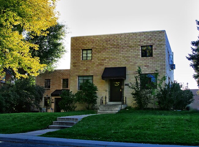 Primary Photo - 787 Clermont St