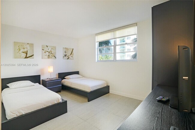 Building Photo - 4001 S Ocean Dr