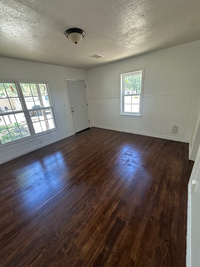 Building Photo - 1619 Bellaire St
