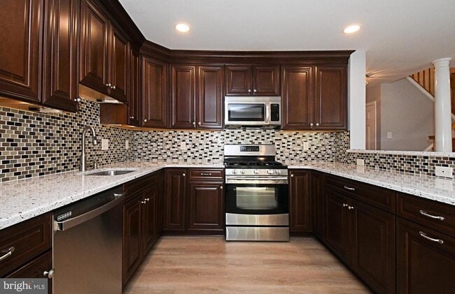 Building Photo - 604 Ascot Ct