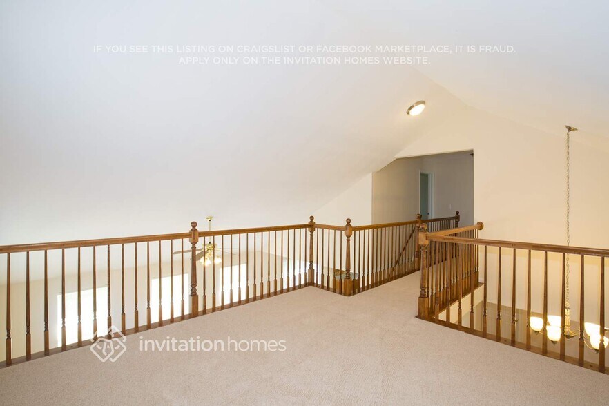 Building Photo - 2970 Hillsboro Ln