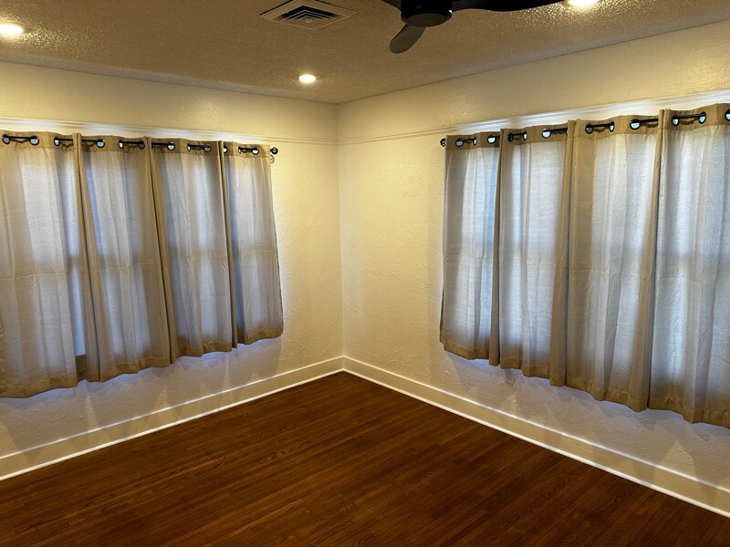 Building Photo - 4475 Larchwood Pl