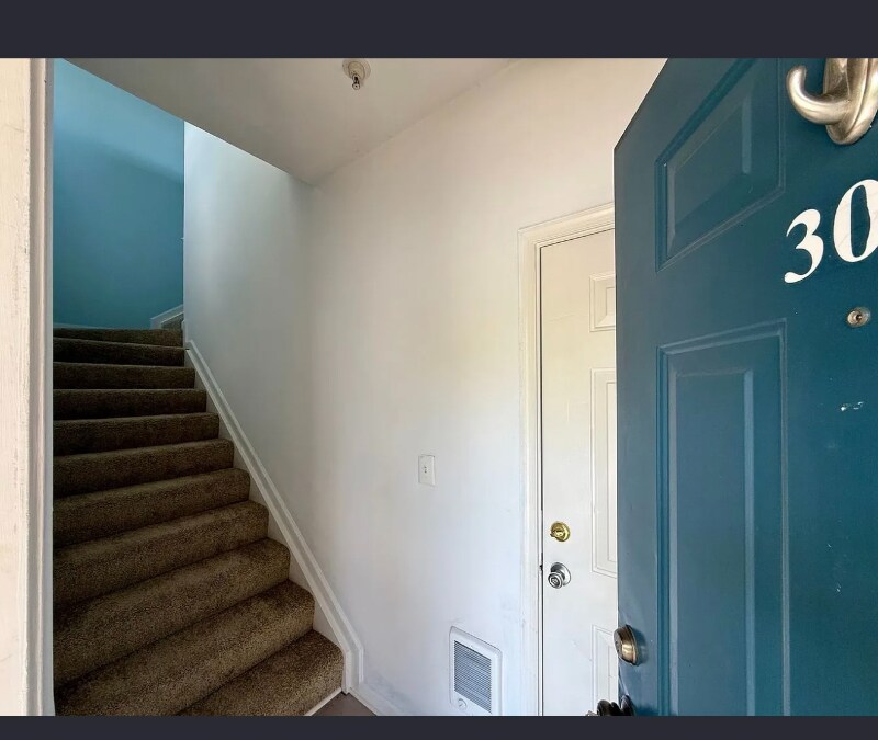 Building Photo - 925 Dorchester Pl