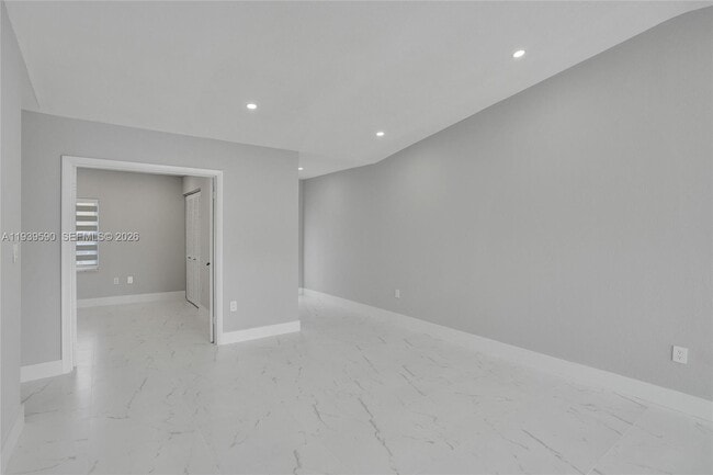 Building Photo - 5314 SW 140th Pl