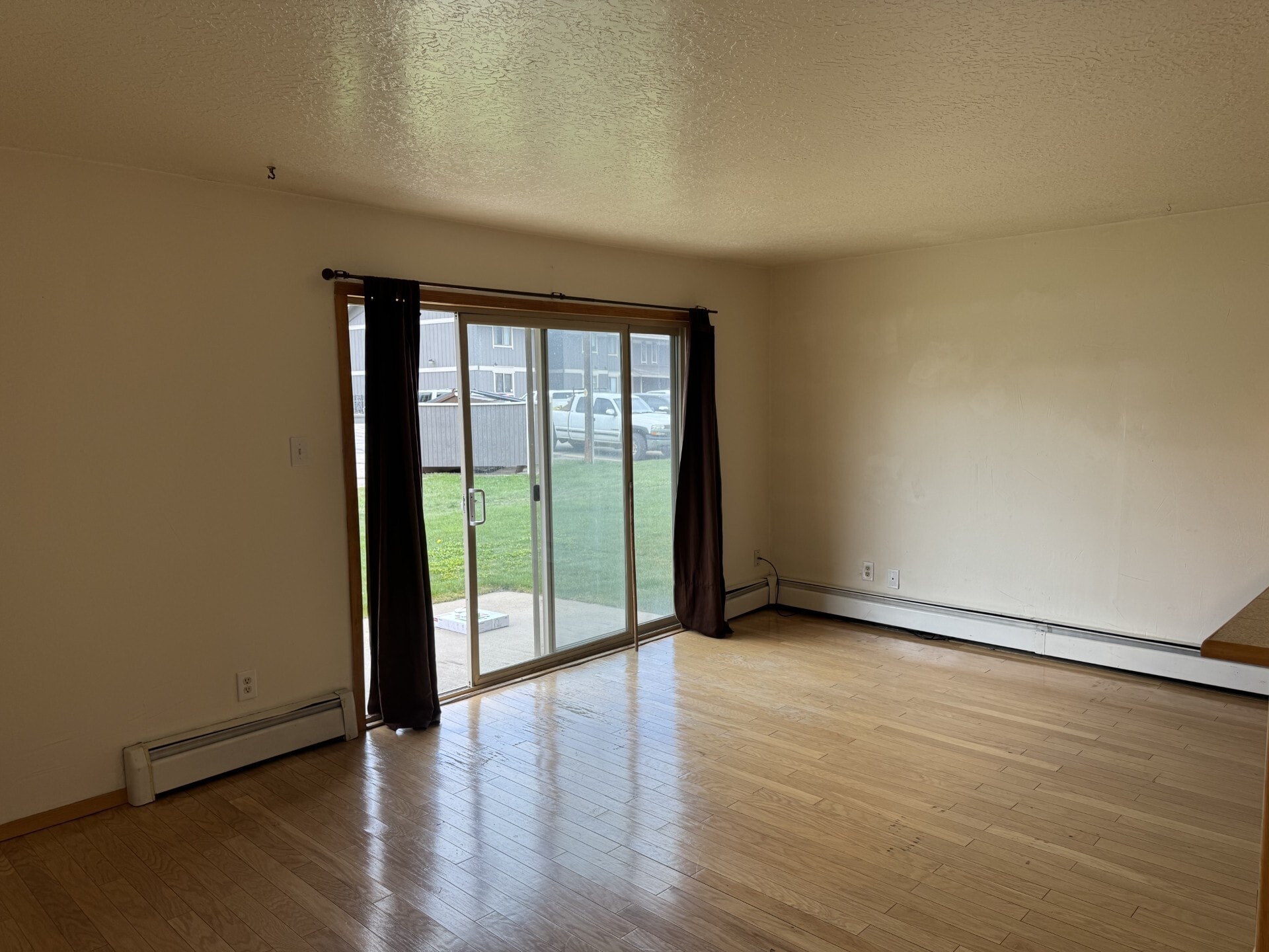 Building Photo - 1033 Straight Creek Dr