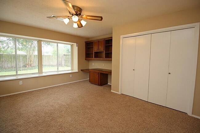 Building Photo - 3873 Pecan Cir