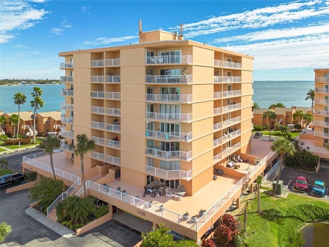 Building Photo - 7430 Sunshine Skyway Ln S