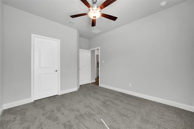 Building Photo - 260 Lakeside Dr