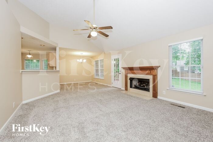 Primary Photo - 525 Forest Pointe Pl