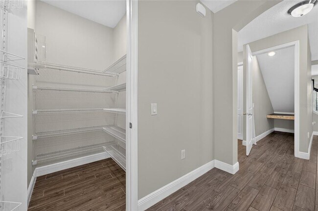Building Photo - 3207 Palatka St