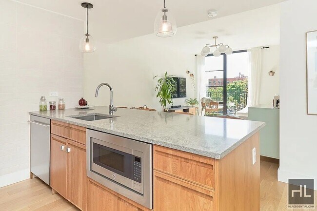 Building Photo - WEBSTER AVENUE