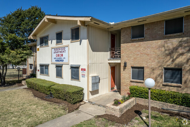 Building Photo - Parkwood Apartments