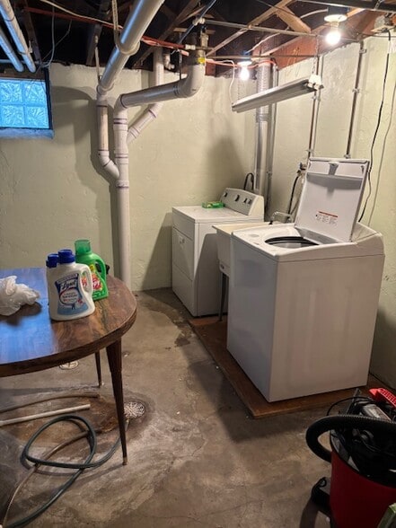 Shared Laundry - 6356 Elm St
