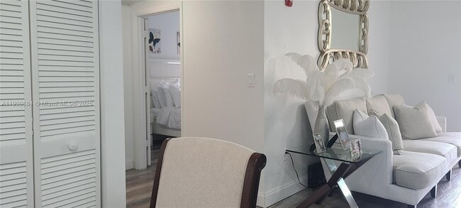 Building Photo - 220 SW 116th Ave