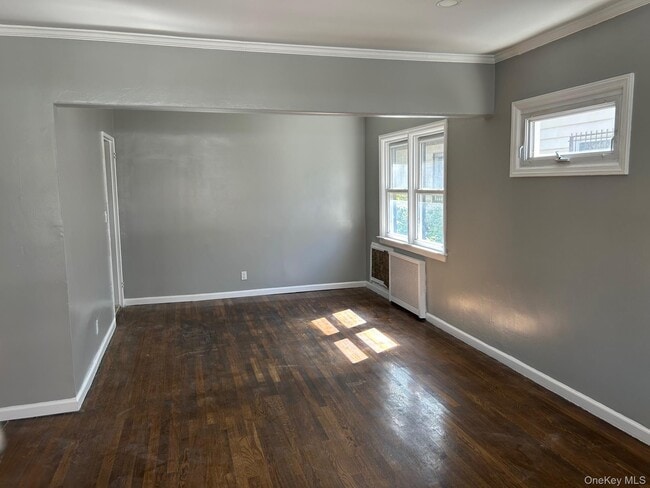 Building Photo - 4-38 Beach 22nd St