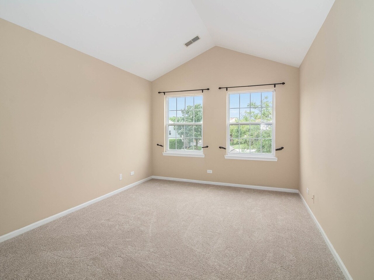 Building Photo - 3023 Anton Dr