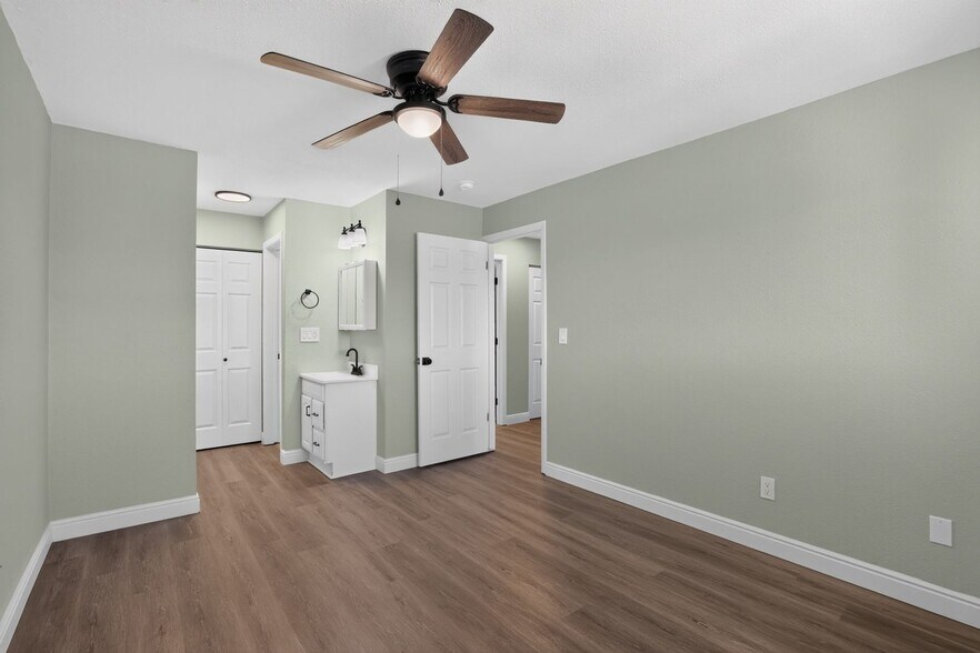 Building Photo - 5030 El Camino Dr