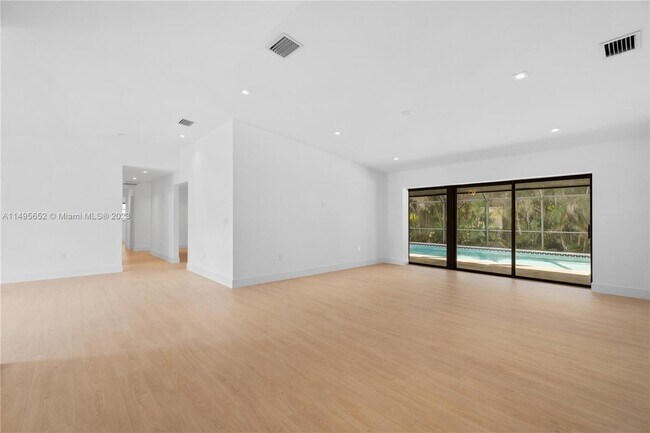Building Photo - 5254 NW 94th Doral Pl
