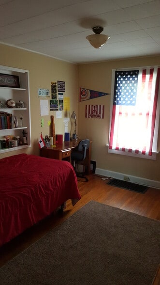 Building Photo - 1120 N Lincoln St