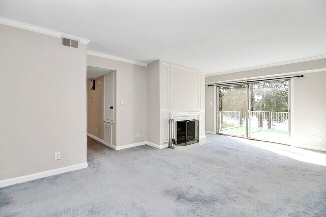 Building Photo - Spacious 2BR/2BA Condo in Prime South Charlotte Location!