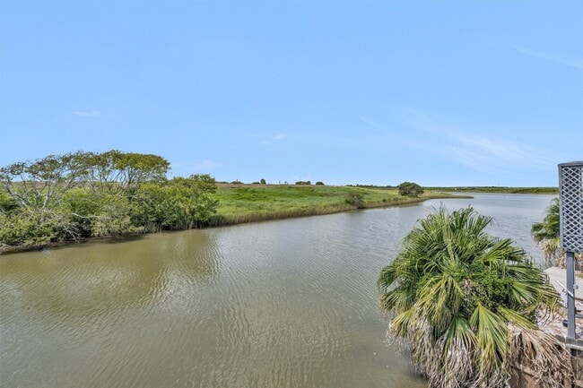 Building Photo - 219 Leeward Way