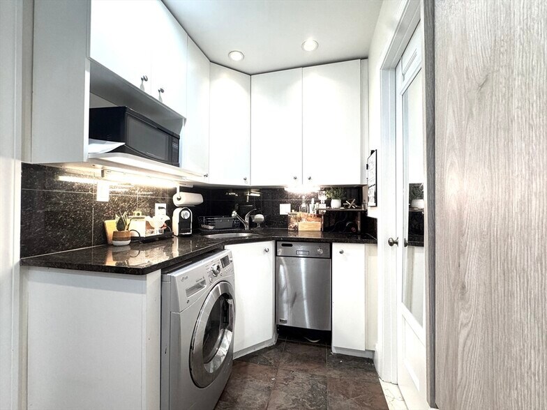 Primary Photo - 60 Commonwealth Ave