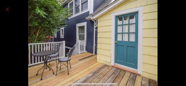 Building Photo - 26 Poplar St